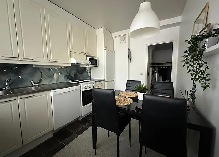 Old Pine * Ροβανιέμι